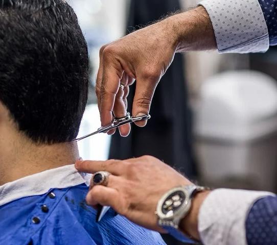 Kapper Amsterdam Noord – moderne salonruimte bij IJ Haarmode